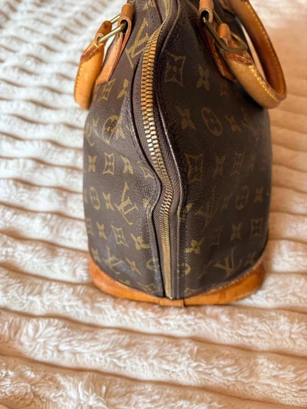 Authentic Louis Vuitton Vintage Alma PM Monogram Satchel 1994 Made in France
